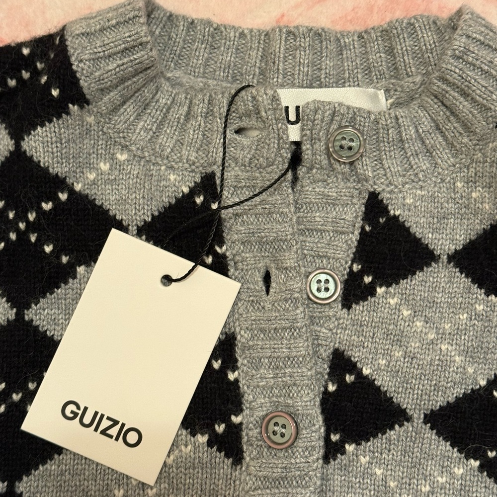 NWT Gray and Black Argyle Short Sleeve Cardigan - GUIZIO. - Picture 3 of 3